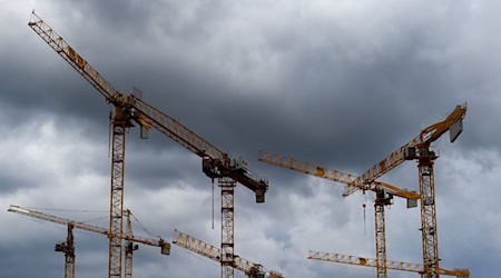 Die Investitionen in Fabriken oder Lagerhallen sind drastisch gesunken. (Symbolbild) / Foto: Lisa Ducret/dpa