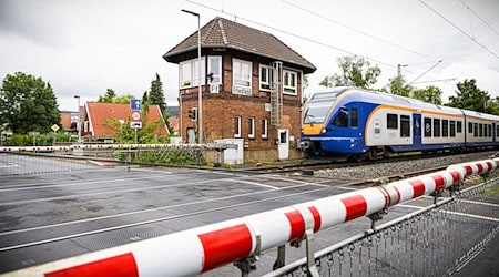 Der Bahnhof Friedland in Südniedersachsen: Hier starb am 11. August eine Jugendliche. (Archivbild) / Foto: Moritz Frankenberg/dpa
