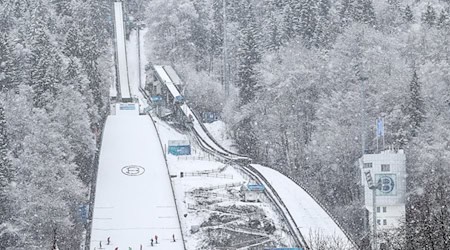 Der frühere Vierschanzentournee-Sieger Horst Queck ist im Alter von 81 Jahren gestorben. / Foto: Daniel Karmann/dpa