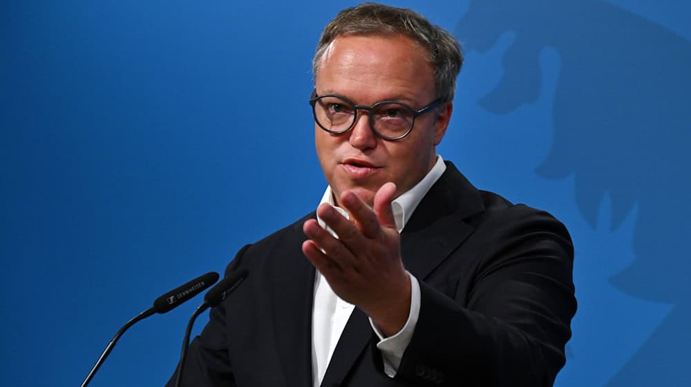 Thüringens Regierungschef fordert mehr Tempo bei den Reformen. (Archivbild) / Foto: Martin Schutt/dpa