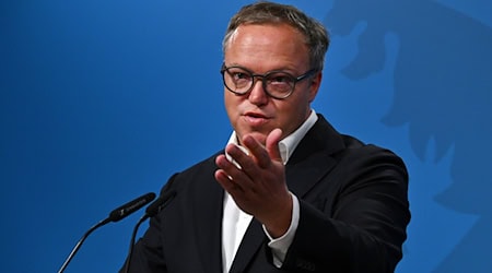 Thüringens Regierungschef fordert mehr Tempo bei den Reformen. (Archivbild) / Foto: Martin Schutt/dpa
