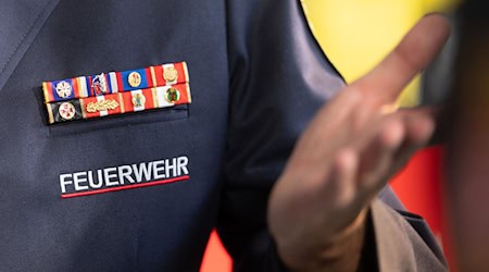 Im Unstrut-Hainich-Kreis brennt ein Wohnhaus (Symbolbild). / Foto: Michael Reichel/dpa