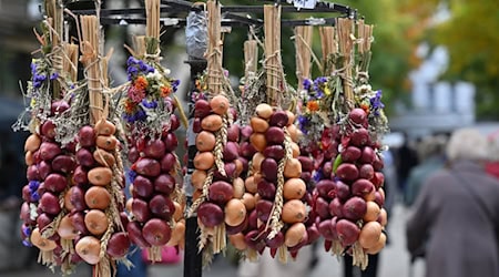 Der 372. Weimarer Zwiebelmarkt ist Geschichte.   / Foto: Martin Schutt/dpa