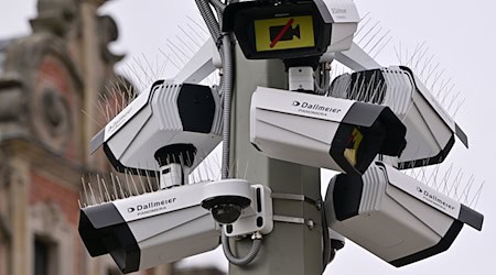 Die Videoaufzeichnung auf dem Erfurter Anger ist umstritten. / Foto: Martin Schutt/dpa