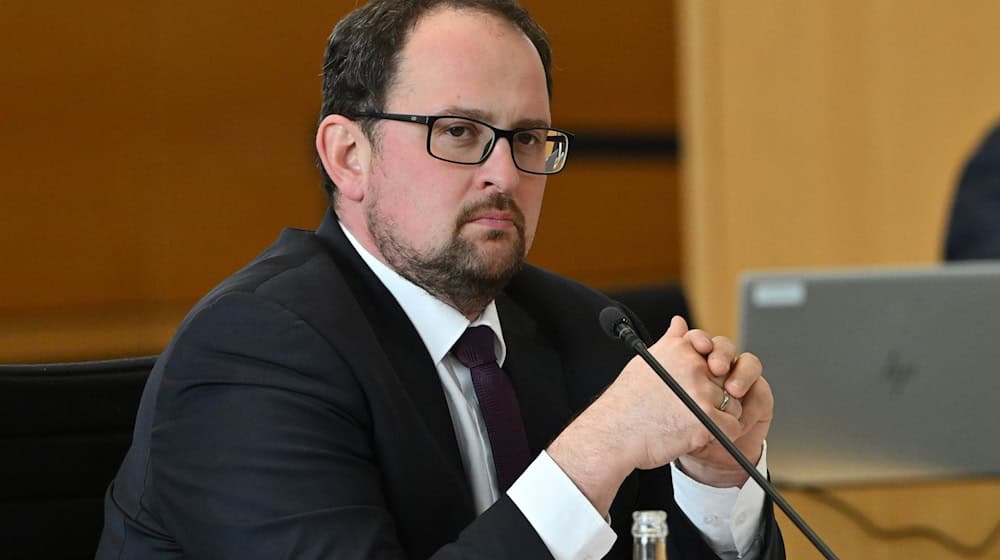 Landtagspräsident mahnt AfD zu sachlicher Wortwahl (Archivbild)   / Foto: Martin Schutt/dpa