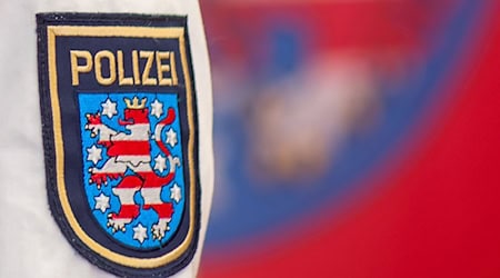 Mit einer Präventionskampagne will die Thüringer Polizei Menschen vor Taschendieben schützen. (Symbolbild) / Foto: arifoto UG/dpa-Zentralbild/dpa