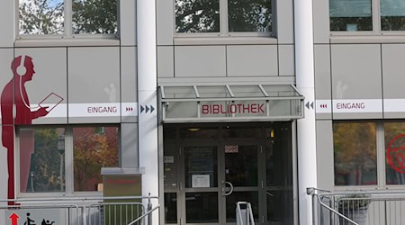 Der Thüringer Bibliothekspreis ist mit 10.000 Euro dotiert. / Foto: Bodo Schackow/dpa