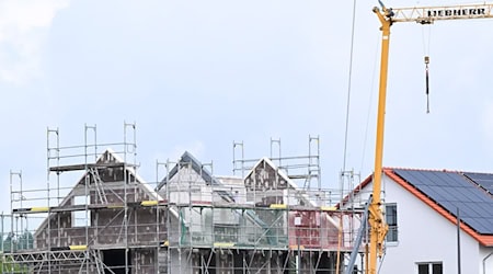 Wieder mehr Wohnungsbau in Thüringen. (Archivbild)   / Foto: Bernd Weißbrod/dpa