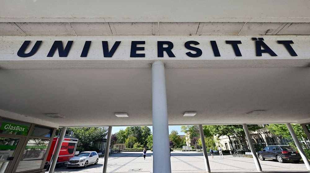 In Thüringen hat sich die Zahl ausländischer Akademiker binnen zehn Jahren verdreifacht. (Symbolbild) / Foto: Martin Schutt/dpa In Thüringen hat sich die Zahl ausländischer Akademiker binnen zehn Jahren verdreifacht. (Symbolbild) / Foto: Martin Schutt/dpa