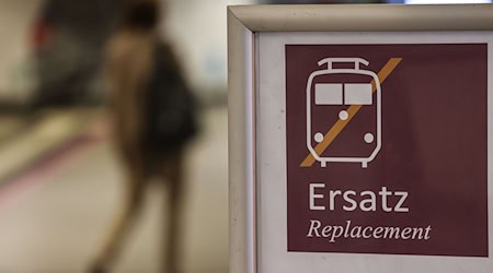 Für Baumaßnahmen sperrt die Deutsche Bahn Strecken in Thüringen, das wirkt sich nicht nur auf den Nahverkehr aus. (Symbolbild) / Foto: Oliver Berg/dpa