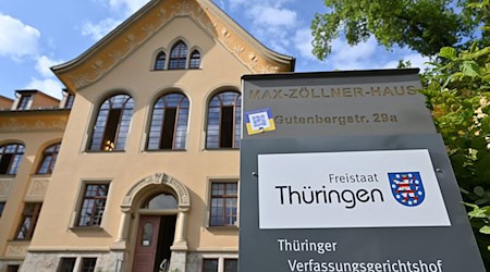 Der Thüringer Verfassungsgerichtshof wies eine Klage der AfD zu Regelungen in der Juristenausbildung ab. (Archivbild) / Foto: Martin Schutt/dpa