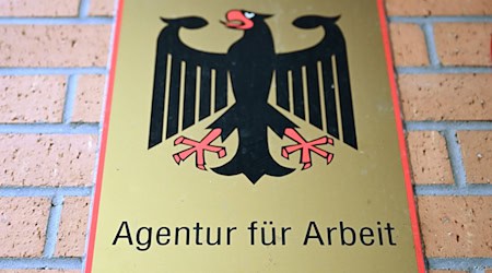 In Thüringen waren im November 67.984 Männer und Frauen ohne Job. (Archivbild) / Foto: Bernd Weißbrod/dpa