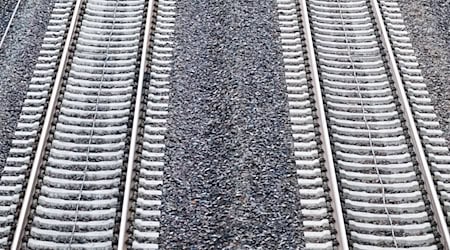 Der Lückenschluss der Werratalbahn würde je nach Trassenvariante zwischen 66 und 150 Millionen Euro kosten. (Archivbild) / Foto: Julian Stratenschulte/dpa Der Lückenschluss der Werratalbahn würde je nach Trassenvariante zwischen 66 und 150 Millionen Euro kosten. (Archivbild) / Foto: Julian Stratenschulte/dpa