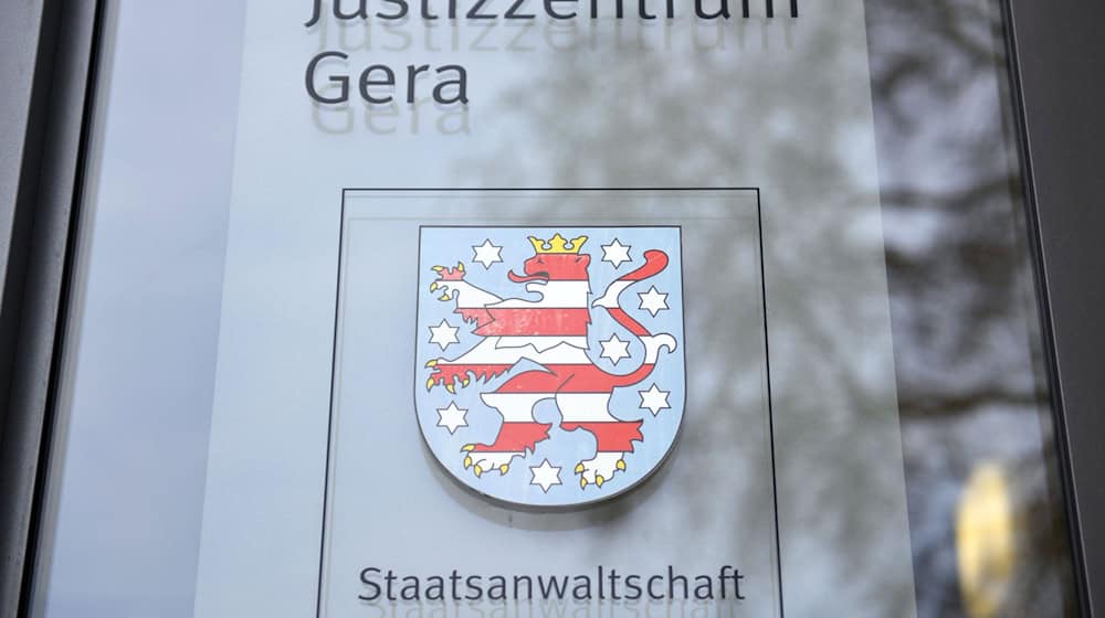 Entlastende Notizen eines Kronzeugen stehen im Zentrum eines Streits zwischen Verteidigung und Staatsanwaltschaft. (Archivbild) / Foto: Martin Schutt/dpa-Zentralbild/dpa