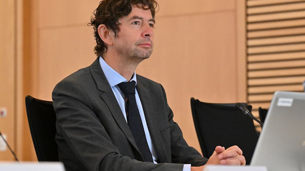 Der Virologe Christian Drosten stand den Thüringer Abgeordneten im Corona-Untersuchungsausschuss Rede und Antwort.  / Foto: Martin Schutt/dpa