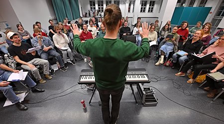 Modern und traditionell: Chöre in Thüringen verfolgen unterschiedliche Konzepte. / Foto: Martin Schutt/dpa