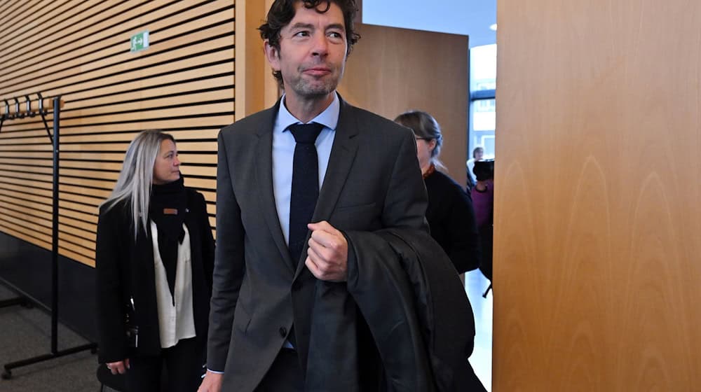 Der Virologe Christian Drosten stand den Thüringer Abgeordneten im Corona-Untersuchungsausschuss Rede und Antwort.   / Foto: Martin Schutt/dpa