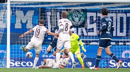 Alexander Rossipal brachte Dynamo Dresden mit 1:0 in Führung. / Foto: David Inderlied/dpa