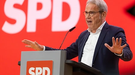 Thüringens SPD-Chef Georg Maier sieht seine Partei als Vorkämpfer gegen Faschismus. / Foto: Michael Reichel/dpa