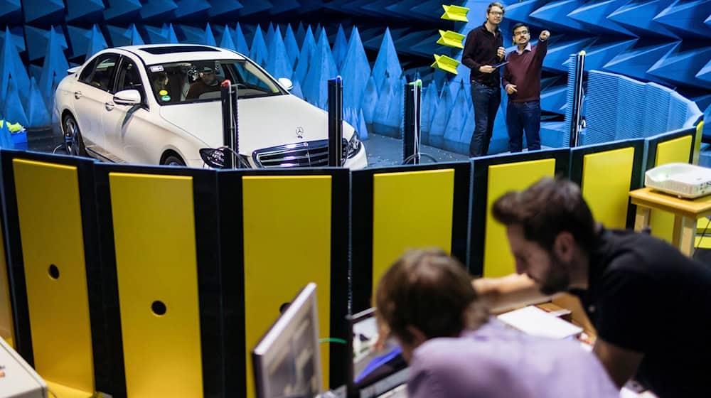 Der Bund fördert das auf drei Jahre ausgelegte Projekt mit 16 Millionen Euro.  / Foto: Michael Reichel/TU Ilmenau/dpa