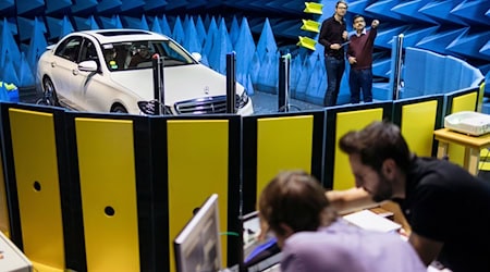 Der Bund fördert das auf drei Jahre ausgelegte Projekt mit 16 Millionen Euro.  / Foto: Michael Reichel/TU Ilmenau/dpa