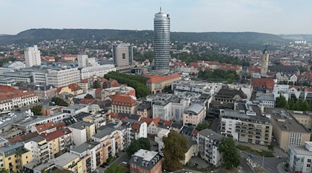 In Jena spitzt sich die Finanzlage zu. (Archivbild) / Foto: Bodo Schackow/dpa