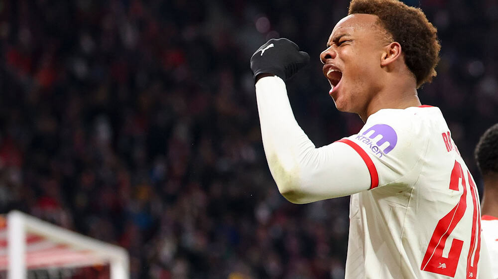  Assan Ouédraogo (RB Leipzig) jubelt nach dem Treffer zum 1:0 gegen Bremen. Nun fällt er verletzungsbedingt aus. / Foto: Jan Woitas/dpa