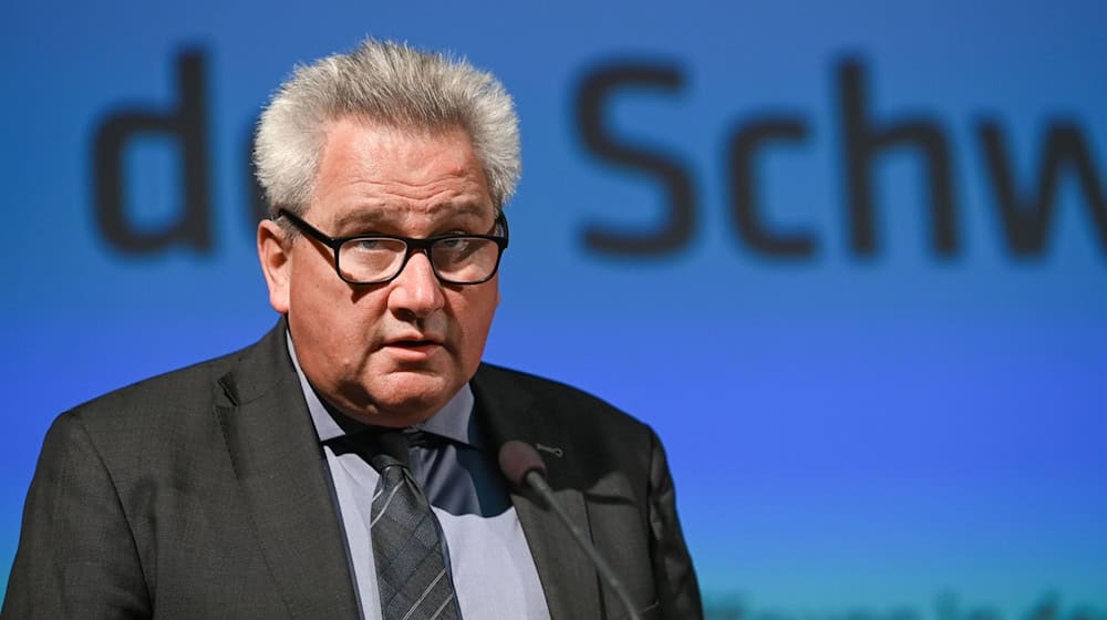 Der Historiker Jens-Christian Wagner hält den Werbeslogan «Thüringen - das grüne Herz Deutschlands» für historisch belastet und deshalb ungeeignet. (Archivfoto) / Foto: Heiko Rebsch/dpa