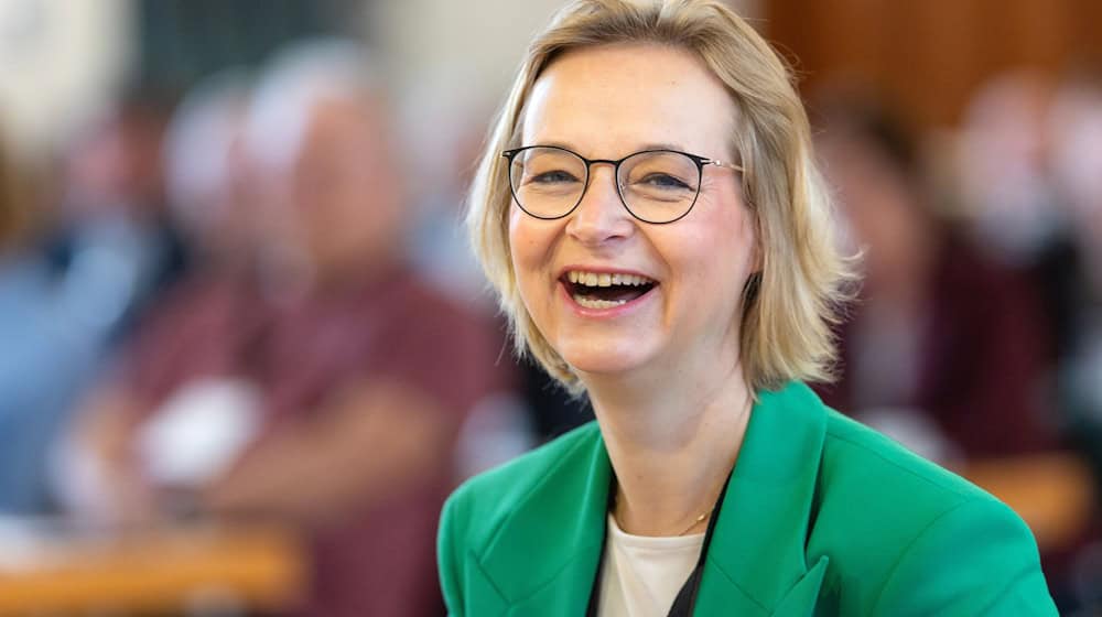 BSW-Landeschefin Wolf sieht geringere Chancen für ihre Partei mit neuem Namen. (Archivbild) / Foto: Michael Reichel/dpa