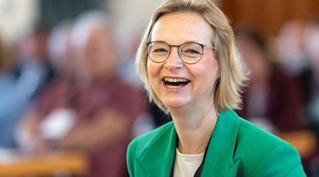 BSW-Landeschefin Wolf sieht geringere Chancen für ihre Partei mit neuem Namen. (Archivbild) / Foto: Michael Reichel/dpa