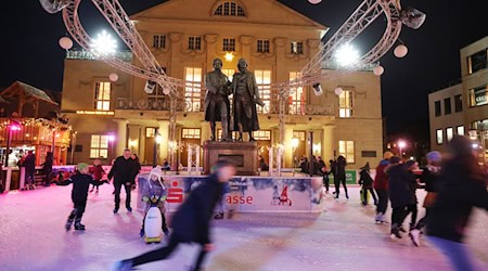 Der Vorfall ereignete sich nahe der Eisbahn am Theaterplatz in Weimar. (Archivbild) / Foto: Bodo Schackow/dpa-Zentralbild/dpa