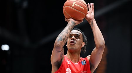 Basketball-Bundesligist Niners Chemnitz konnte sich einmal mehr auf Kevin Yebo verlassen. Der Center avancierte beim Heimsieg gegen Braunschweig zum Topscorer der Niners. / Foto: Hendrik Schmidt/dpa