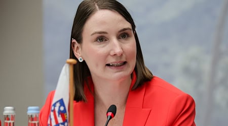 Thüringens SPD-Vizechefin Katharina Schenk ermunterte die Genossen auf einem Landesparteitag zum Mitmachen. (Archivbild) / Foto: Jan Woitas/dpa