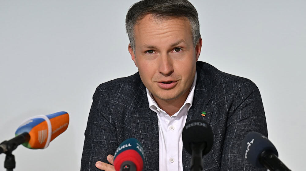 Thüringens CDU-Fraktionschef Andreas Bühl hat eine Sondersitzung des Landtags zum Thema Bürokratieabbau angekündigt. (Archivbild) / Foto: Martin Schutt/dpa