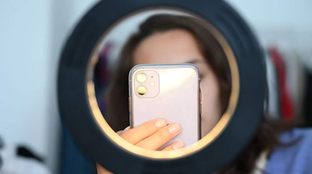 Die Finanzbehörden nehmen immer wieder Influencer ins Visier. (Symbolbild) / Foto: Niklas Graeber/dpa