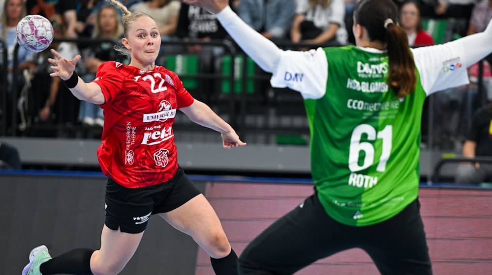 Rikke Hoffbeck Petersen und die Bundesliga-Handballerinen des Thüringer HC ließen TuS Metzingen keine Chance. / Foto: Sven Hoppe/dpa