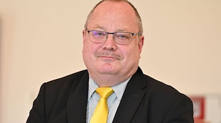 Dirk Bergner führt die Thüringer FDP derzeit kommissarisch, nachdem der frühere langjährige Landesvorsitzende, der Thüringer Kurzzeit-Ministerpräsident Thomas Kemmerich im September aus der Partei ausgetreten war. (Archivbild) / Foto: Martin Schutt/dpa