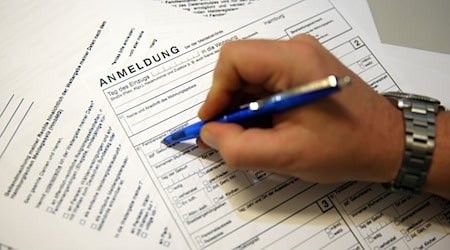 In immer mehr Thüringer Kommunen können sich Einwohner neben dem herkömmlichen Weg auch digital ummelden (Symbolbild) / Foto: picture alliance / dpa