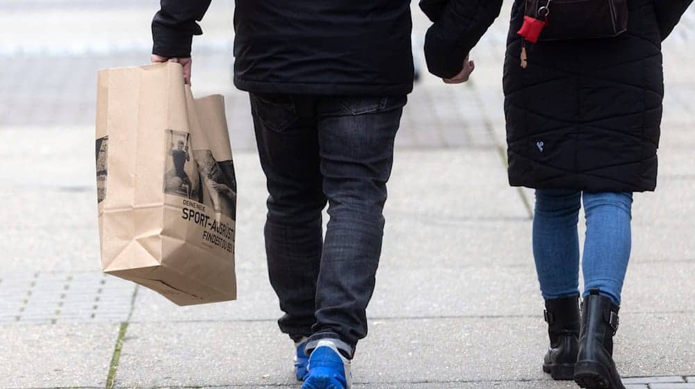 Verkaufsoffener Sonntag in vielen Städten in Thüringen. (Archivbild) / Foto: Michael Reichel/dpa