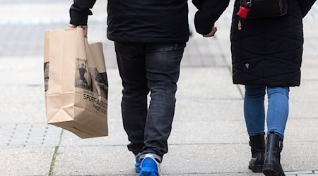 Verkaufsoffener Sonntag in vielen Städten in Thüringen. (Archivbild) / Foto: Michael Reichel/dpa