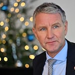 Thüringens AfD-Fraktionschef Björn Höcke setzt auf eine globale Minderausgabe bei der institutionellen Förderung - etwa für Vereine, Orchester oder Theater. / Foto: Martin Schutt/dpa