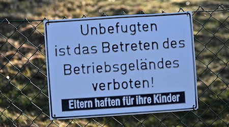 Besonders im Erzgebirge und Vogtland entstanden durch den Uran-Bergbau zahlreiche Bergwerke, Aufbereitungsanlagen, Halden und kontaminierte Flächen. / Foto: Martin Schutt/dpa