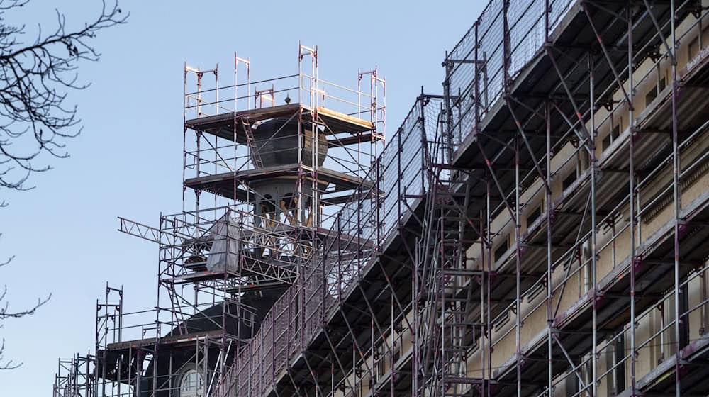 Hohe Preise und fehlende Investitionen belasten Thüringens Bauindustrie. (Symbolbild) / Foto: Michael Reichel/dpa