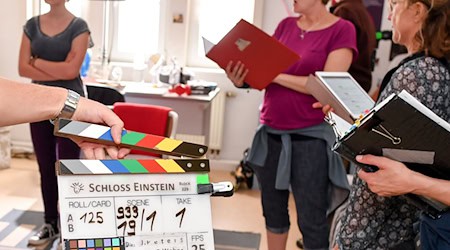 Dreharbeiten einer bereits vergangenen Staffel von Schloss Einstein im Jahr 2018. (Archivbild) / Foto: Jens Kalaene/dpa-Zentralbild/dpa