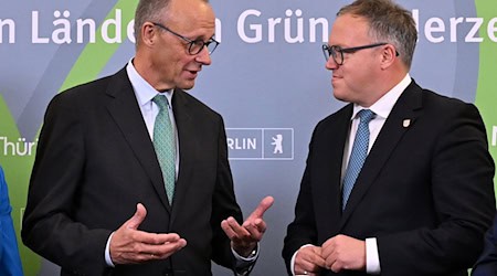 Bundeskanzler Friedrich Merz war bereits zwei mal seit Amtsübernahme in Thüringen zu offiziellen Besuchen. Nun kommt er für einen Antrittsbesuch erneut in den Freistaat. (Archivbild) / Foto: Martin Schutt/dpa