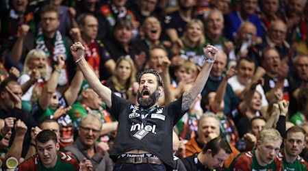 SCM-Trainer Bennet Wiegert hatte 2025 viel Grund zur Freude. (Archivbild) / Foto: Ronny Hartmann/dpa-Zentralbild/dpa