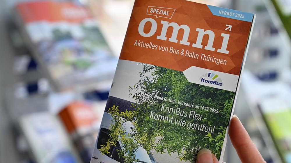 Infos zu dem neuen Angebot gibt es unter anderem in Flyern. / Foto: Martin Schutt/dpa