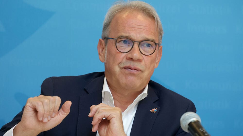 Thüringens Innenminister Georg Maier (SPD) sieht die Union in einer wichtigen Rolle bei der Verteidigung der Demokratie. (Archivbild) / Foto: Bodo Schackow/dpa