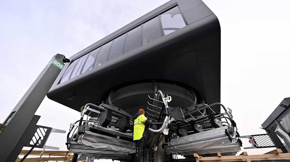 Die neue Sesselbahn ersetzt die bisherigen Zweiergondeln. (Archivbild) / Foto: Martin Schutt/dpa