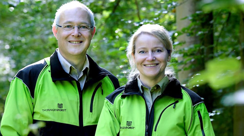 Corinna Geißler und Jörn Ripken bilden ab 1. Januar 2026 das neue Führungsduo der Thüringer Landesforstanstalt. / Foto: Thüringenforst/dpa